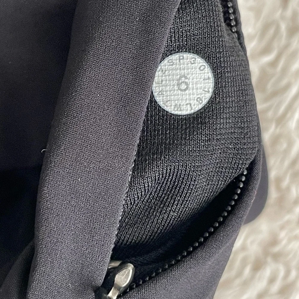 lululemon athletica Black Women's Athletic Shorts Squad Goals Size 6 Layered - Picture 3 of 12